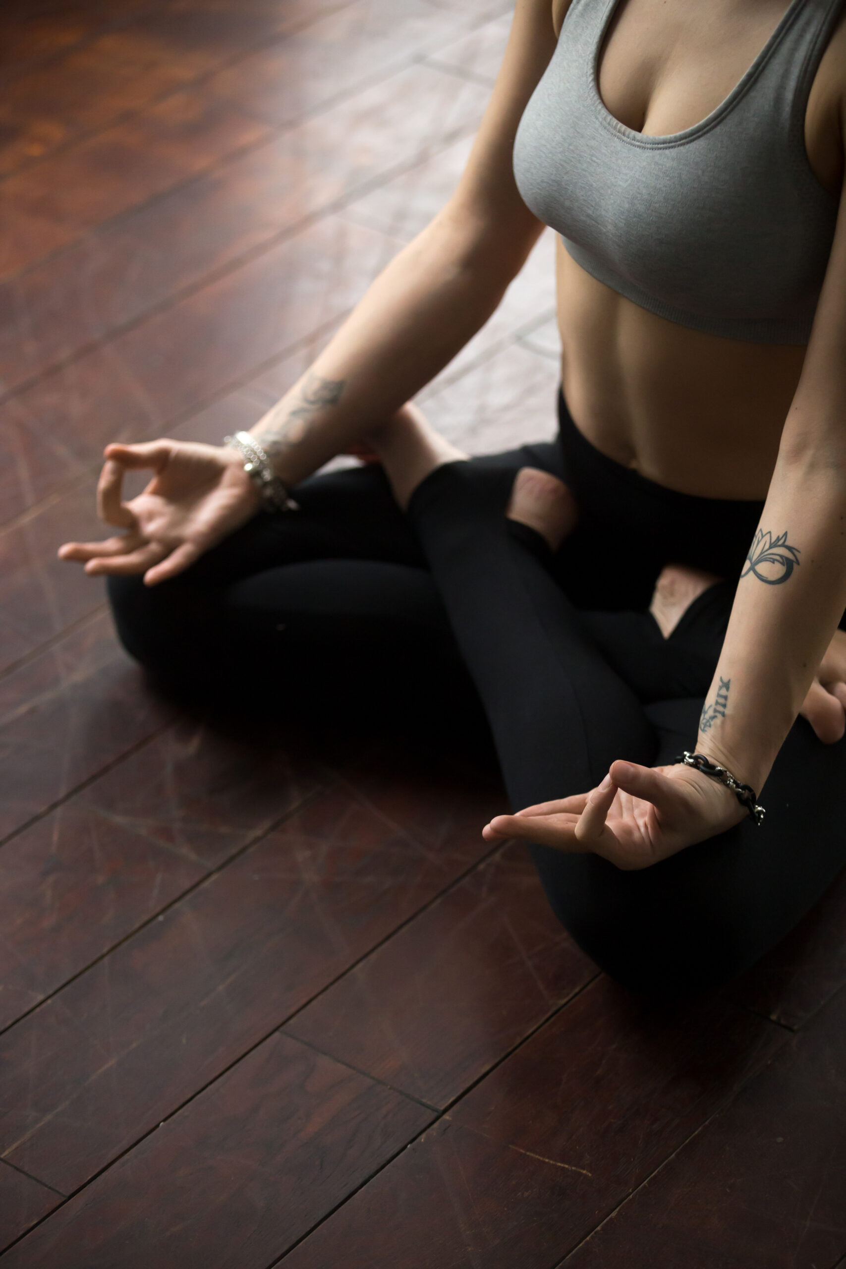 padmasana in chin mudra - dettaglio 